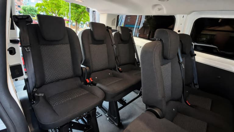 Alquilar FORD TRANSIT (9 PLAZAS) 2023 en Cornellà de Llobregat — Imagen 1
